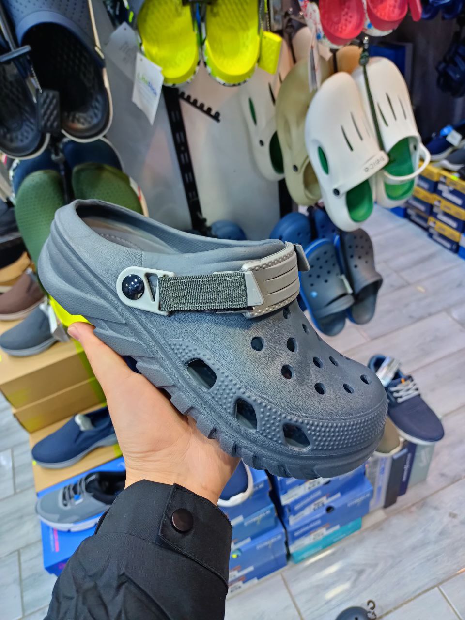 كروكس مريح خفيف – مثالي للصيف والمشي اليومي 👟☀️