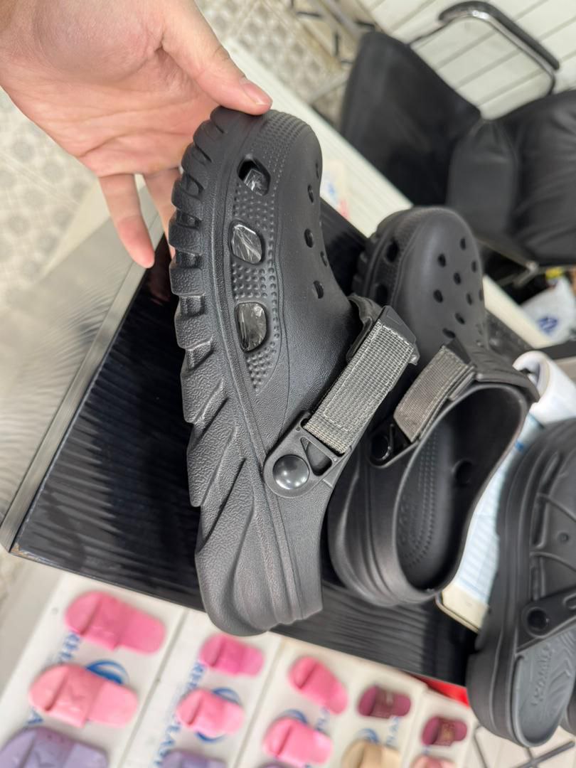 كروكس مريح خفيف – مثالي للصيف والمشي اليومي 👟☀️